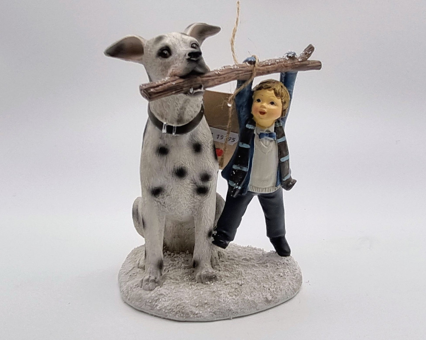Fantasiebild: Hund mit spielendem Kind