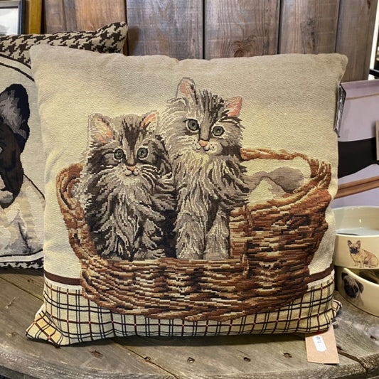 Cushion with 2 kittens in basket